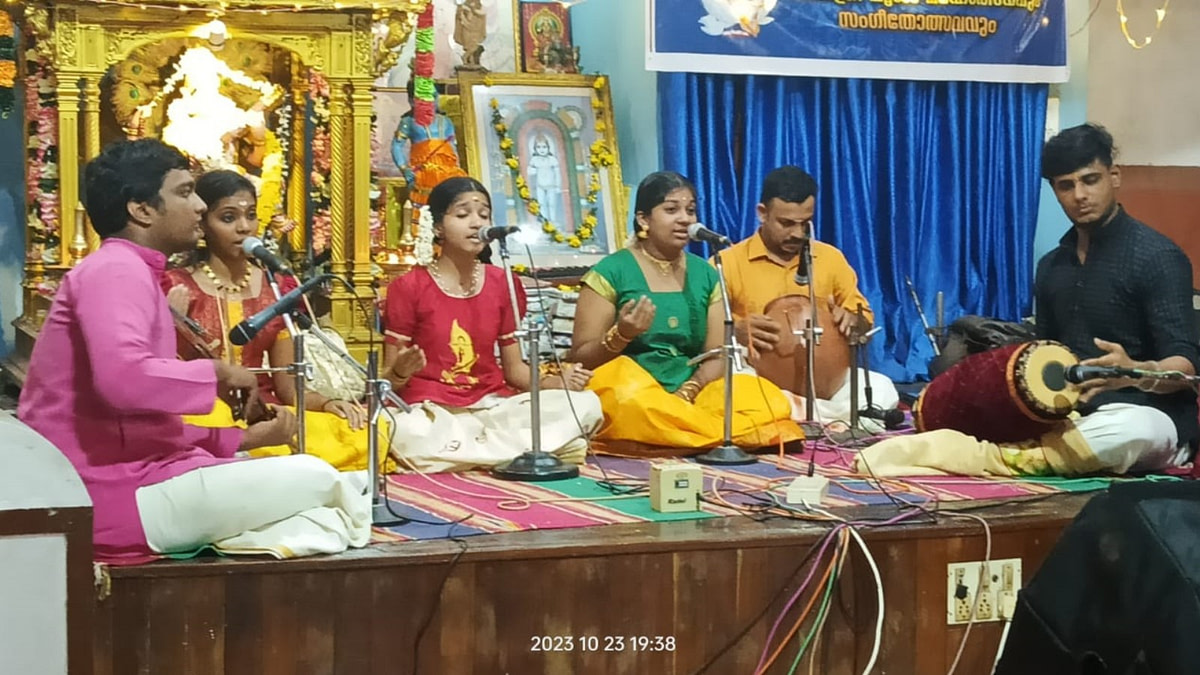Navaratri Pooja Sangeetholsavam 5